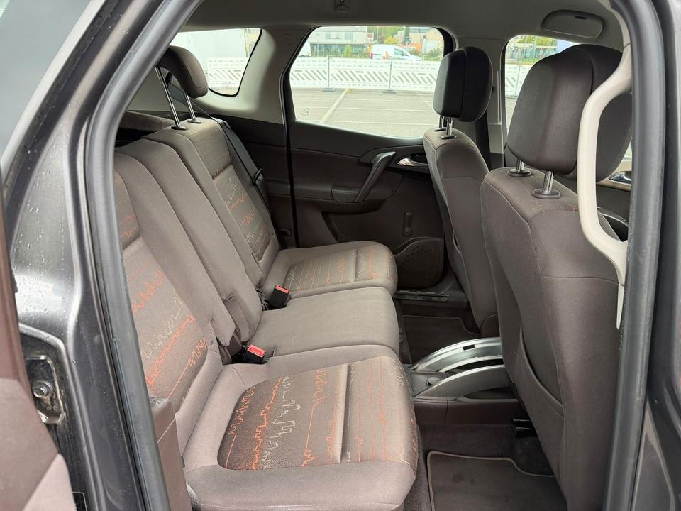Opel Meriva 2010 — photo 16