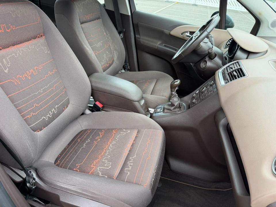 Opel Meriva 2010 — photo 20