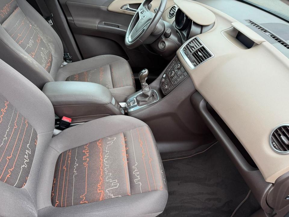 Opel Meriva 2010 — photo 21