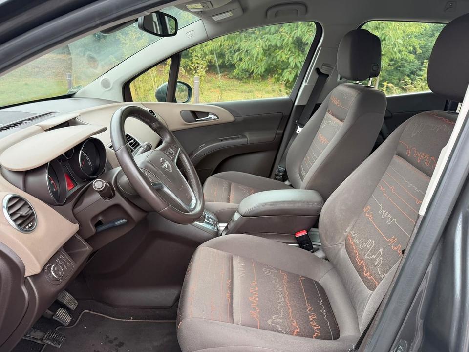 Opel Meriva 2010 — photo 24