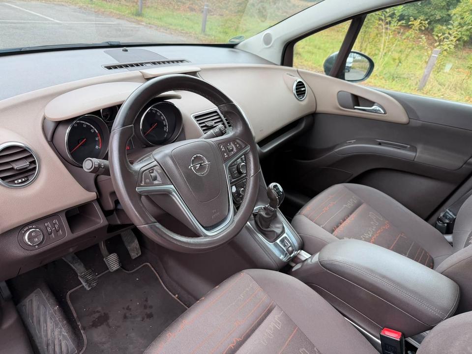 Opel Meriva 2010 — photo 27