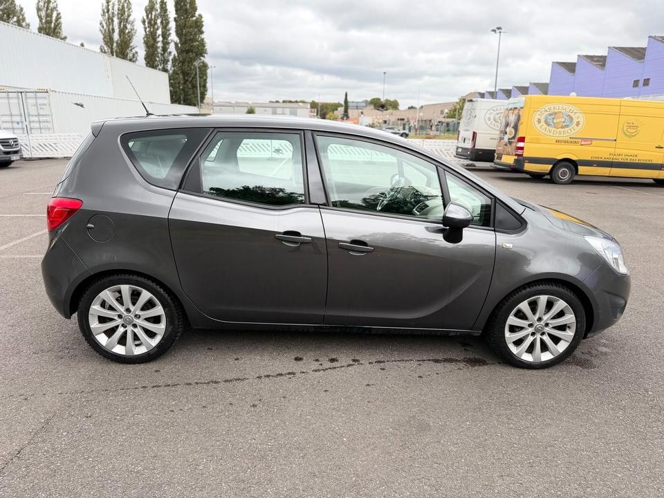 Opel Meriva 2010 — engine