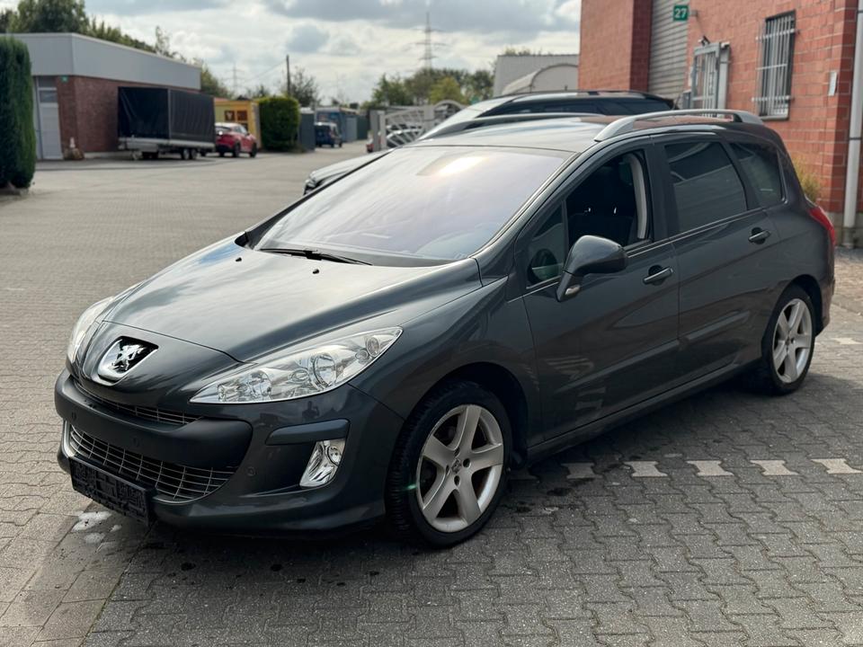 Peugeot 308 2009 — вигляд ззаду