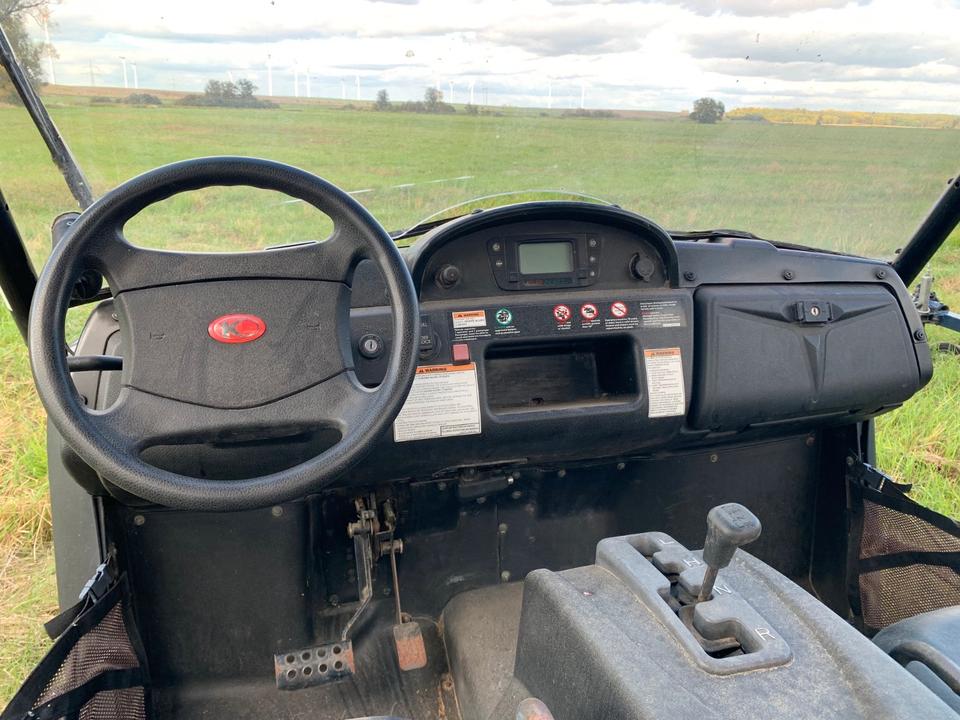 Kymco UXV 500 4×4 – nur 3.200 km – Allrad, Seilwinde, AHK 2009 — interior