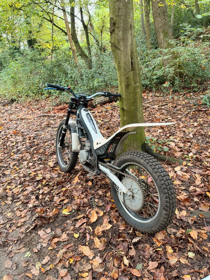  Sherco 125ccm Trial bike Cross Motorrad st Tausche gg Motocross 2006 — rear view