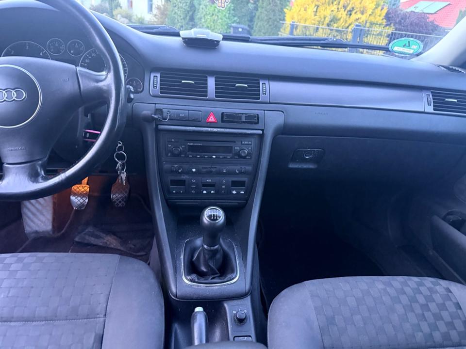 Audi A6 2004 — photo 12
