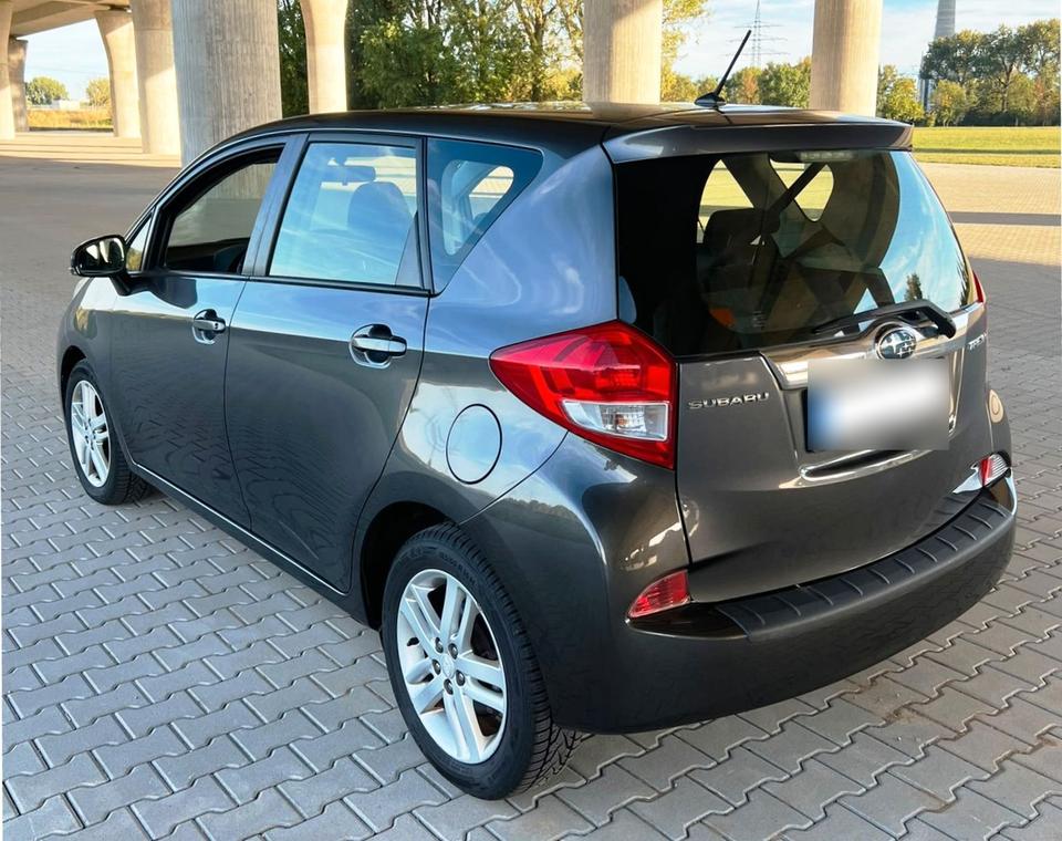 Subaru Trezia 2013 — interior