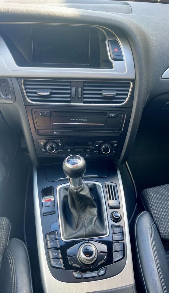 Audi A4 2011 — photo 8