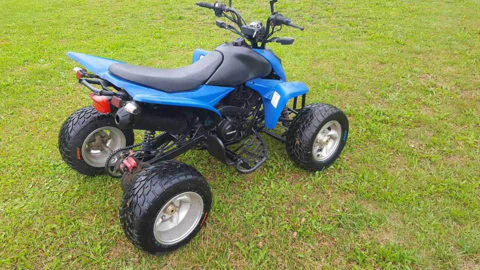  Shineray STXE Quad 250ccm fahrbereit mit TÜV 2008 — interior