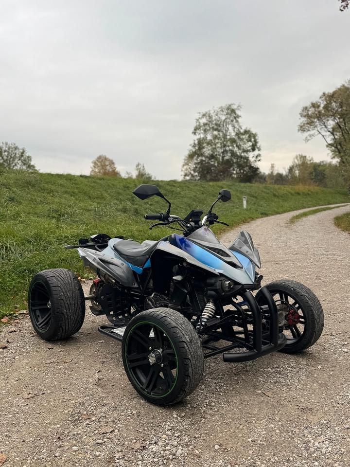 Weitere Motorräder Super Quad 250cc 2015 — rear view