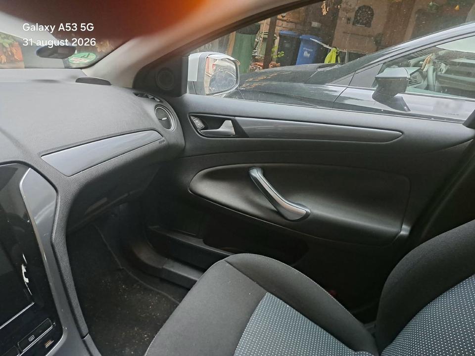 Ford Mondeo 2012 — photo 10