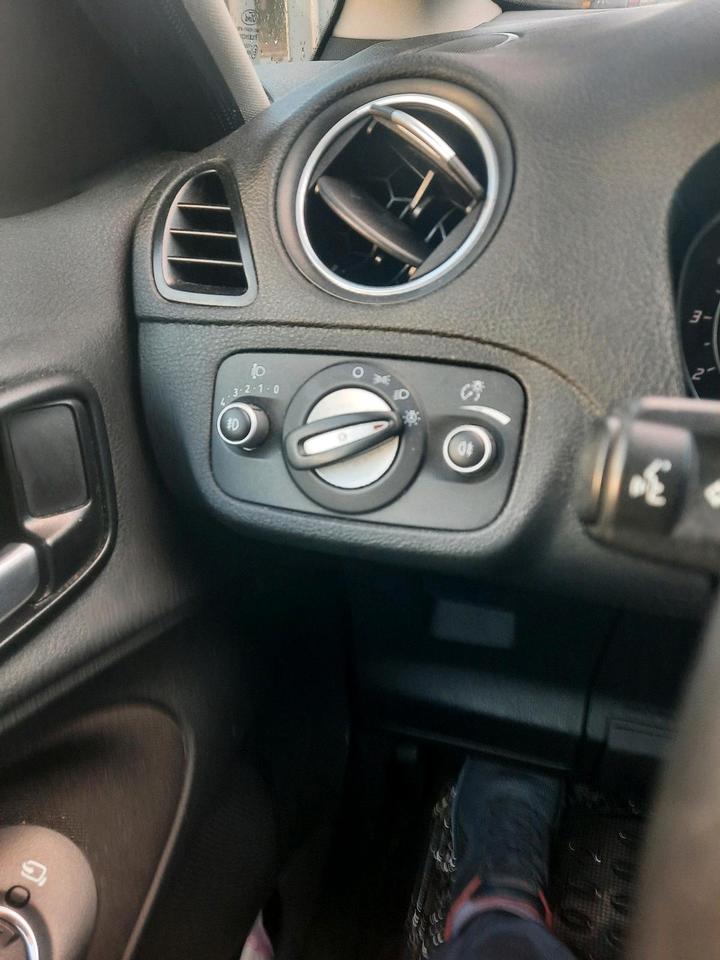 Ford S-Max 2012 — photo 7