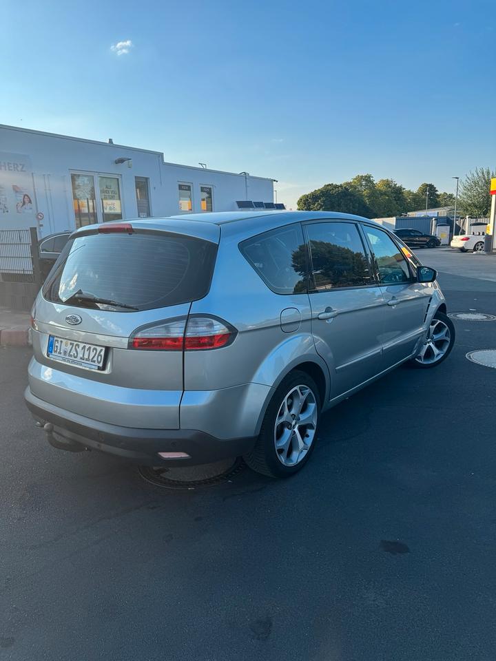 Ford S-Max 2007 — rear view