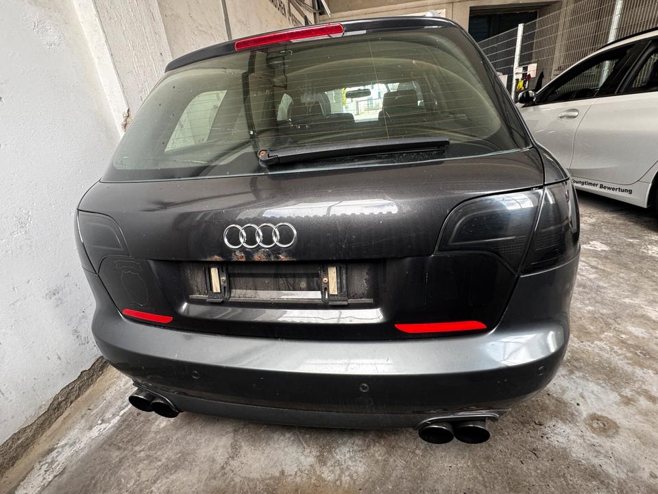 Audi A4 2005 — interior