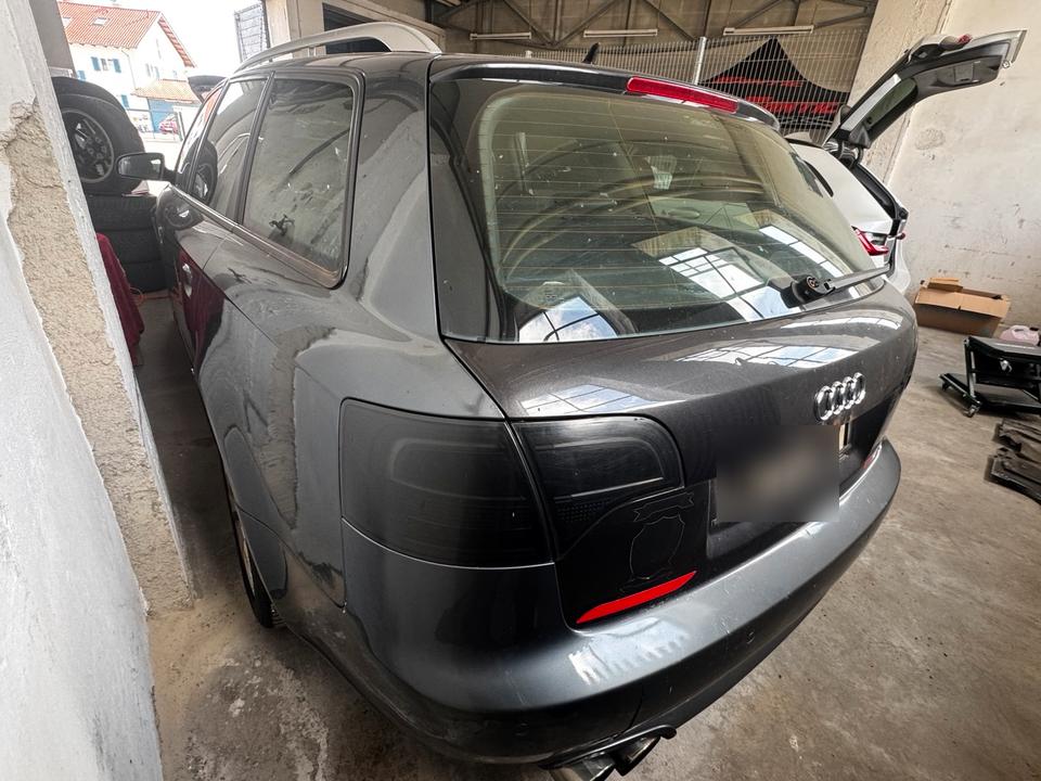 Audi A4 2005 — engine