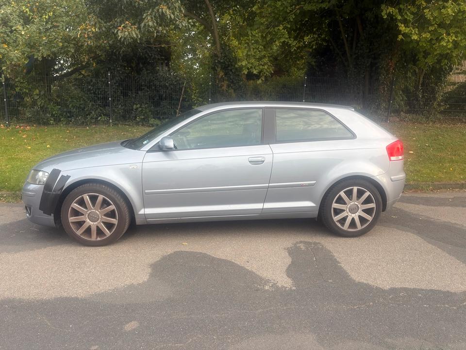 Audi A3 2005 — вигляд ззаду