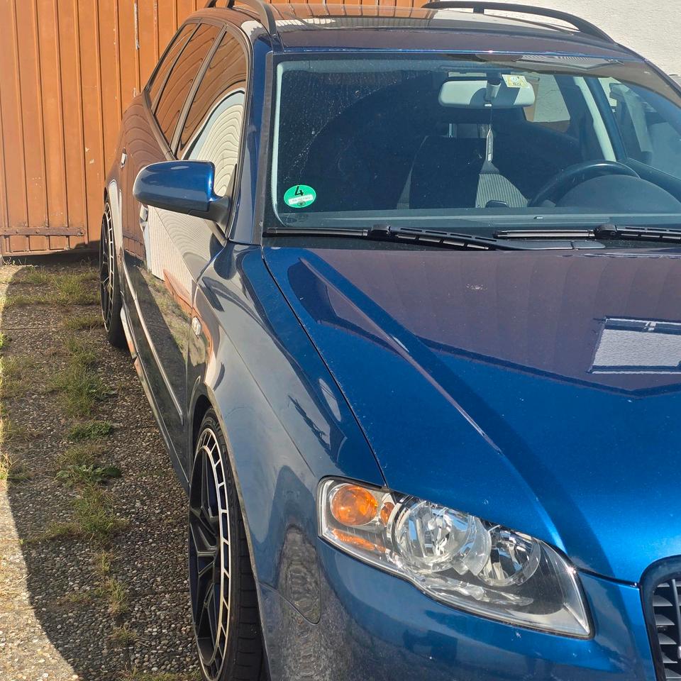Audi A4 2006 — салон