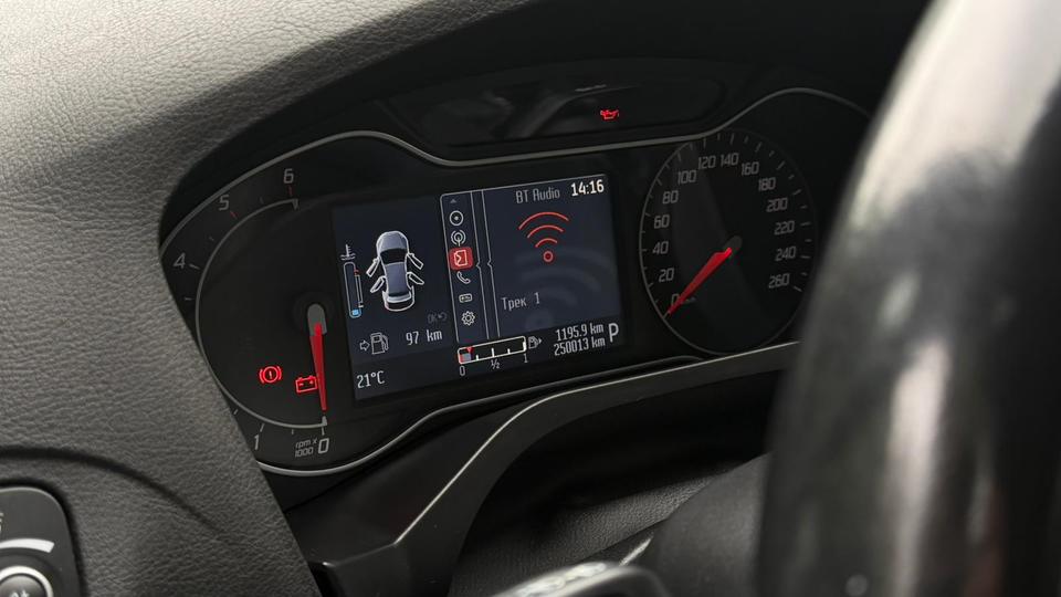 Ford S-Max 2013 — photo 10