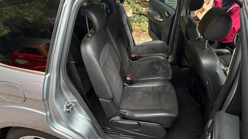 Ford S-Max 2013 — photo 16