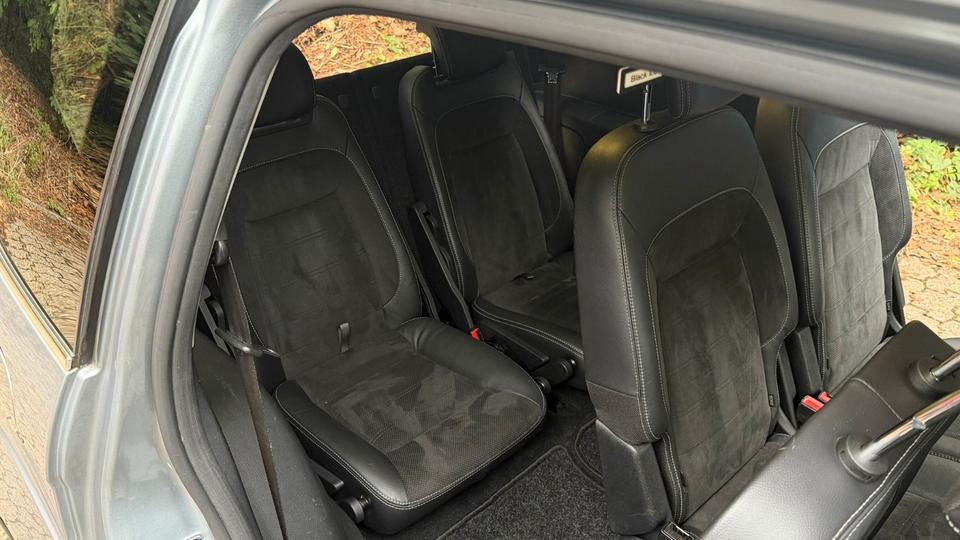 Ford S-Max 2013 — photo 17