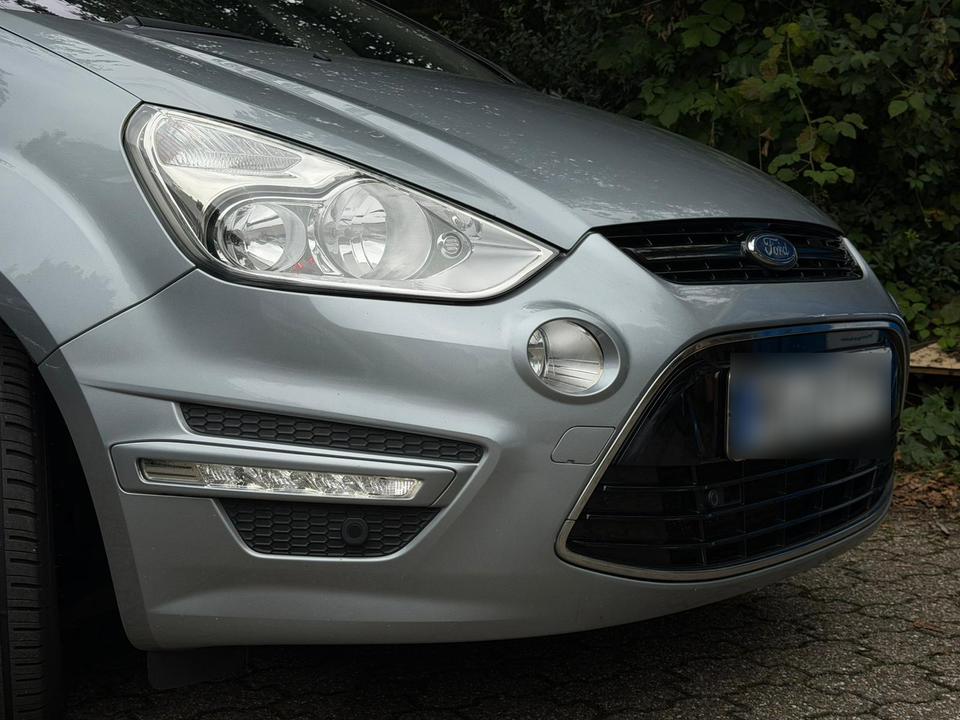 Ford S-Max 2013 — rear view