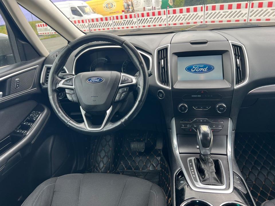 Ford S-Max 2015 — photo 10