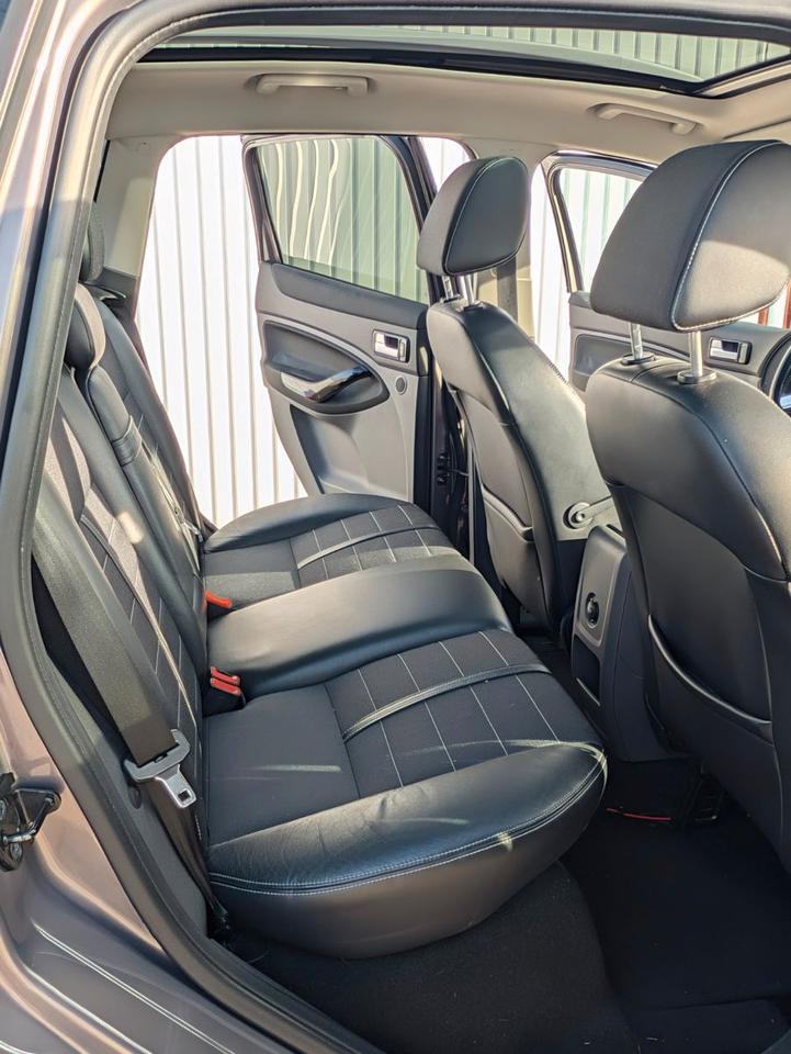 Ford Kuga 2012 — photo 10