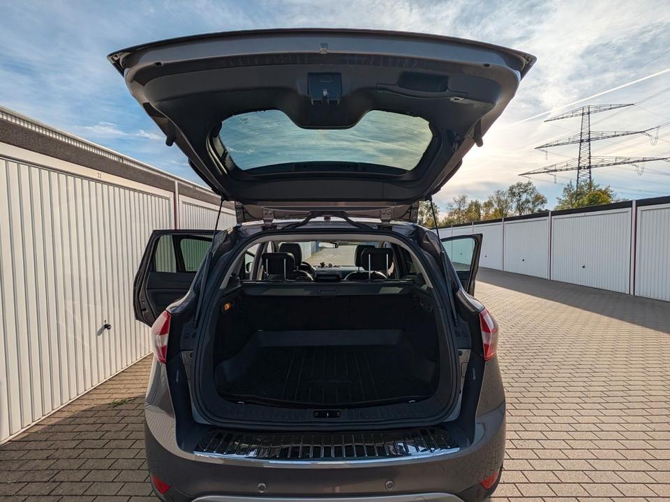 Ford Kuga 2012 — photo 7