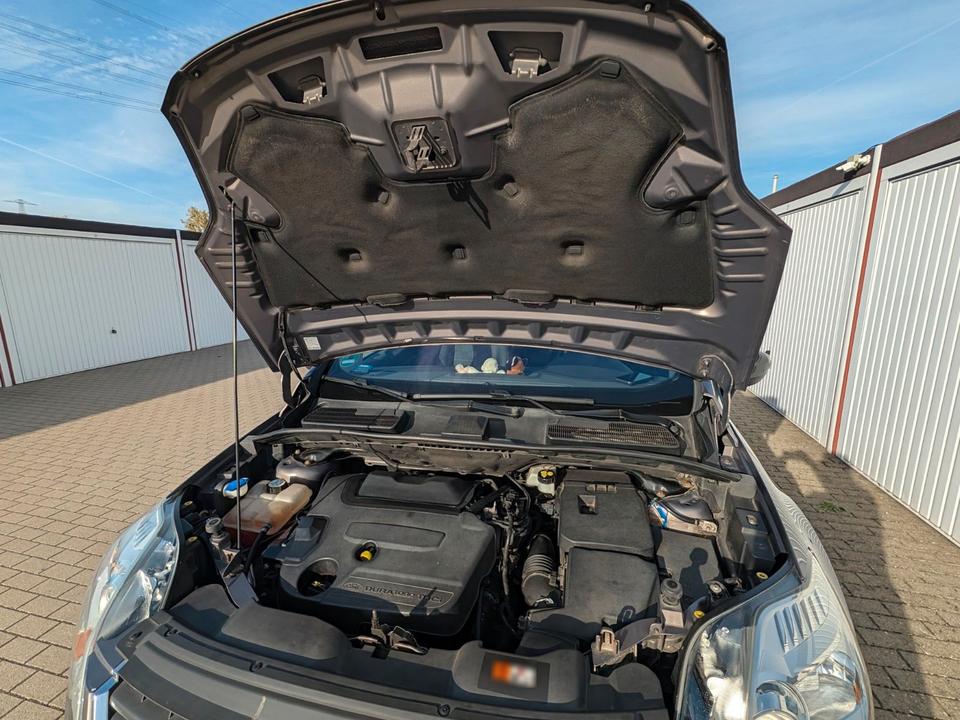 Ford Kuga 2012 — photo 8