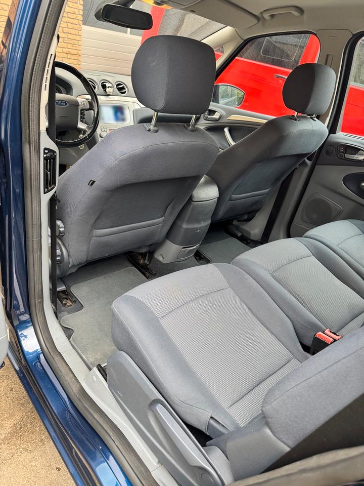 Ford S-Max 2009 — photo 11