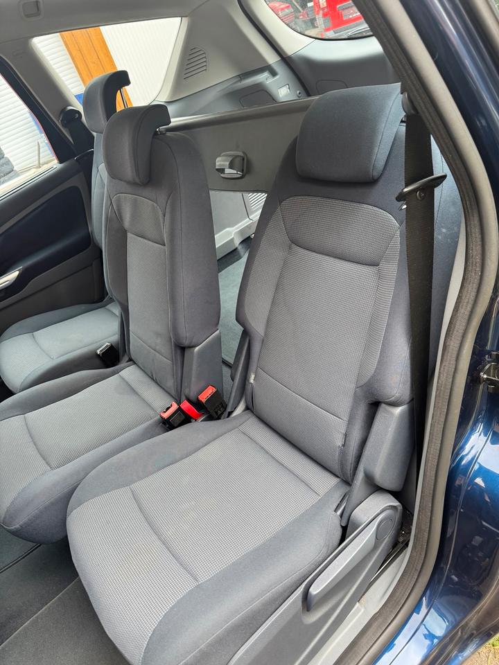 Ford S-Max 2009 — photo 12