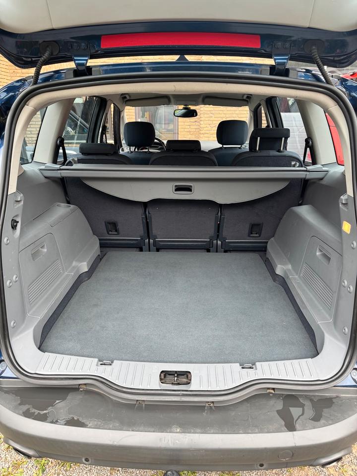 Ford S-Max 2009 — photo 14