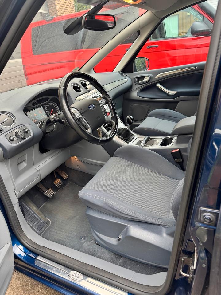 Ford S-Max 2009 — photo 8