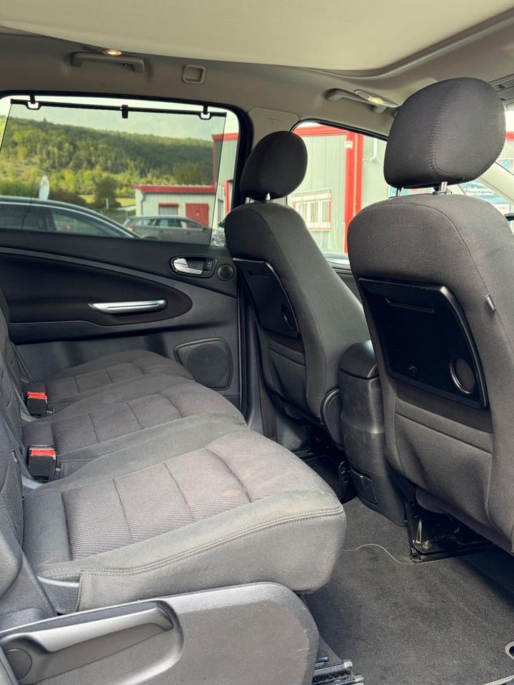 Ford S-Max 2014 — photo 22