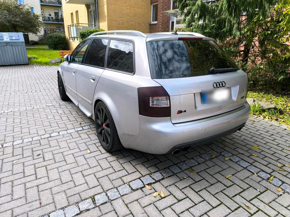 Audi A4 2004 — rear view