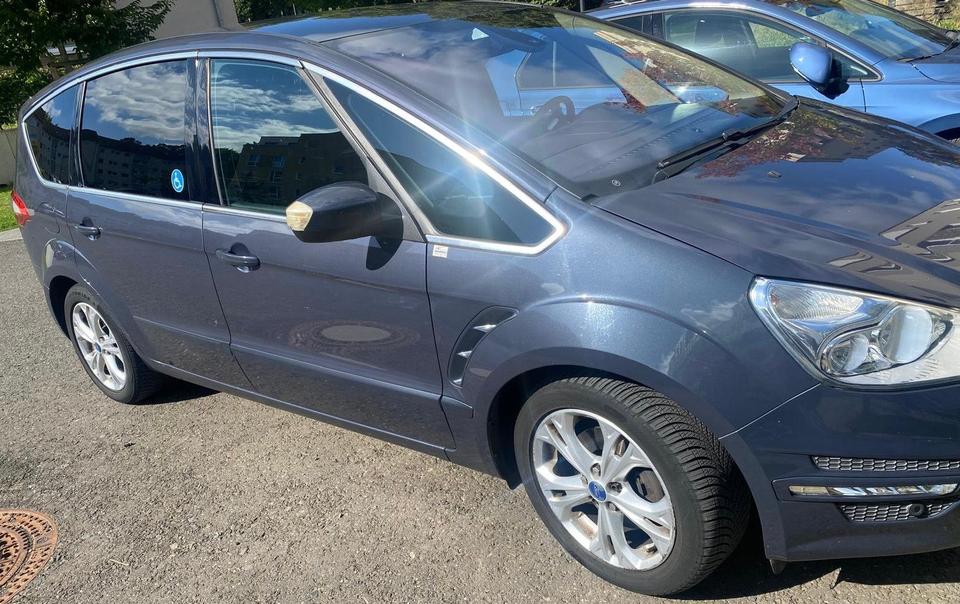 Ford S-Max 2011 — салон