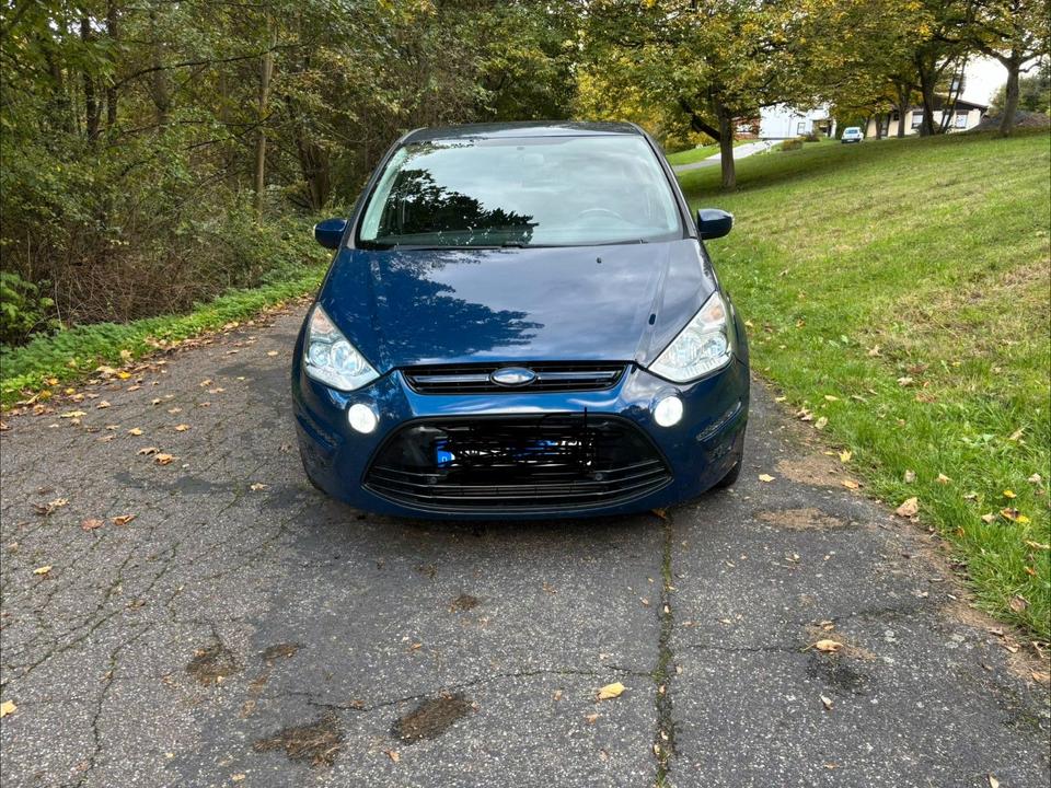 Ford S-Max 2010 — interior
