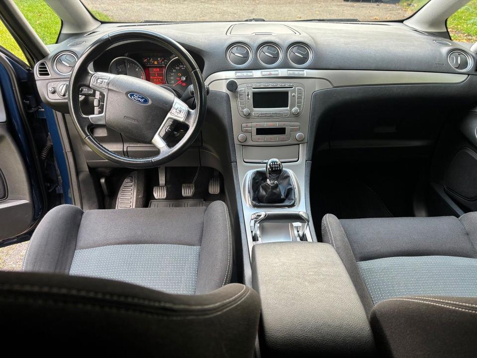 Ford S-Max 2010 — photo 5