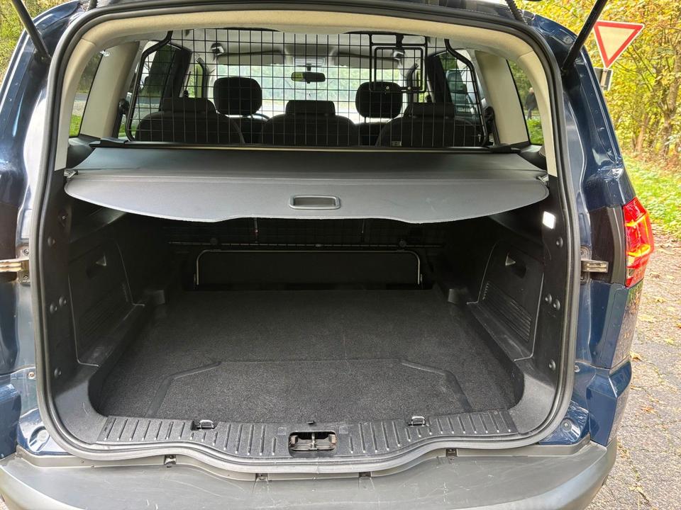 Ford S-Max 2010 — photo 9