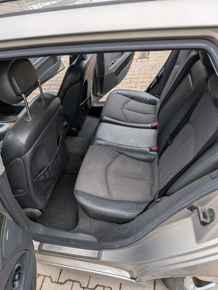 Mercedes Benz Weitere E-Klasse 2004 — interior