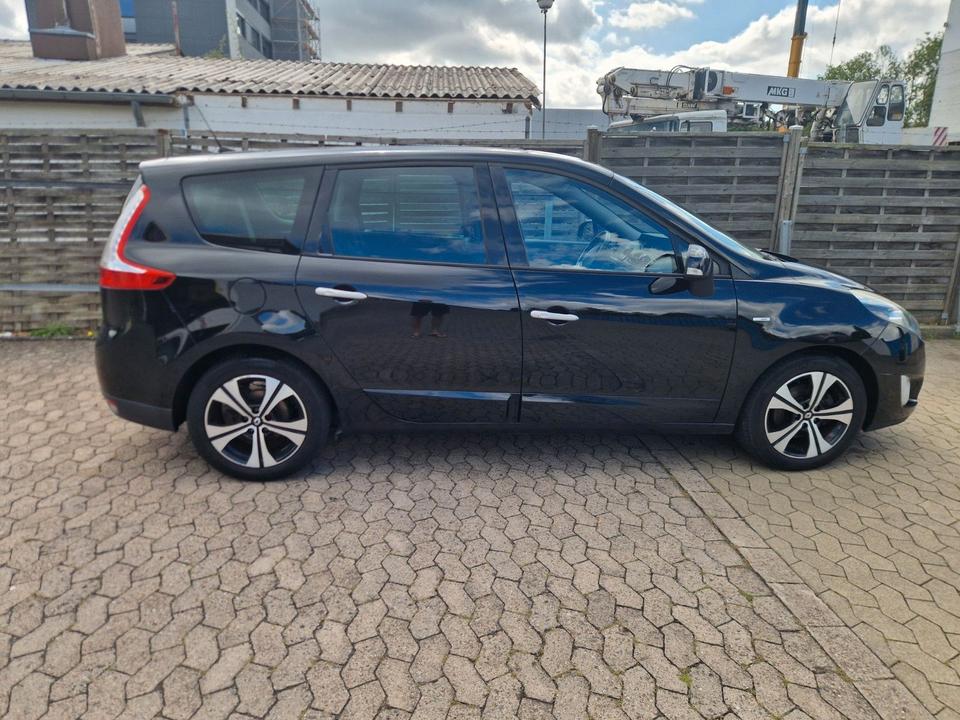 Renault Grand Scenic 2011 — авто для ЗСУ з Європи