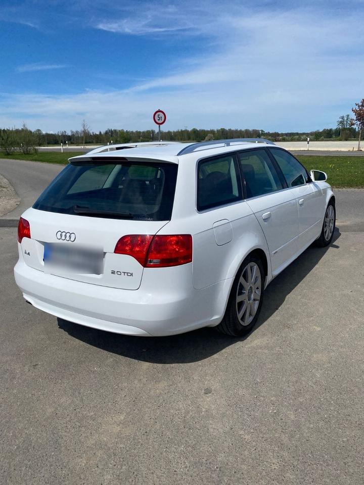 Audi A4 2007 — вигляд ззаду
