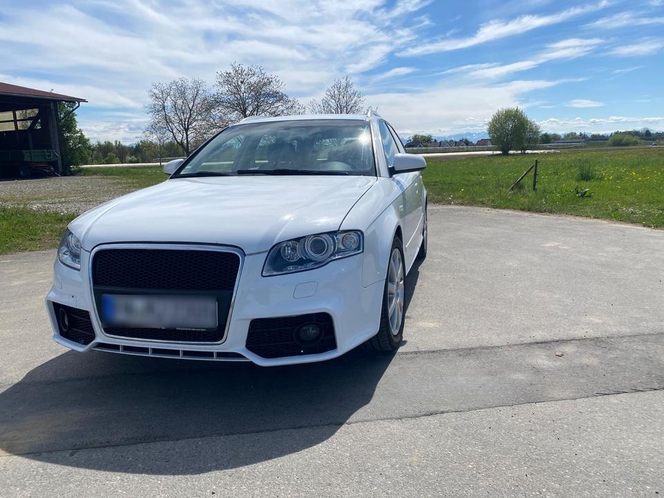 Audi A4 2007 — салон