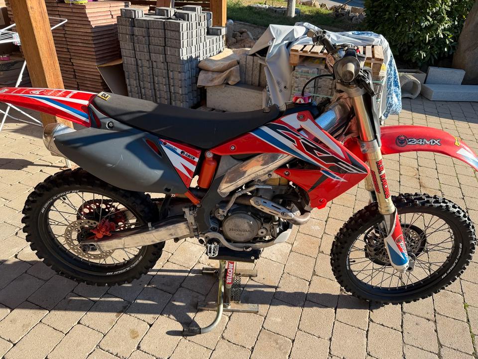 Honda Motocross Honda Crf 450r 2006 — vehicle for AFU Ukraine