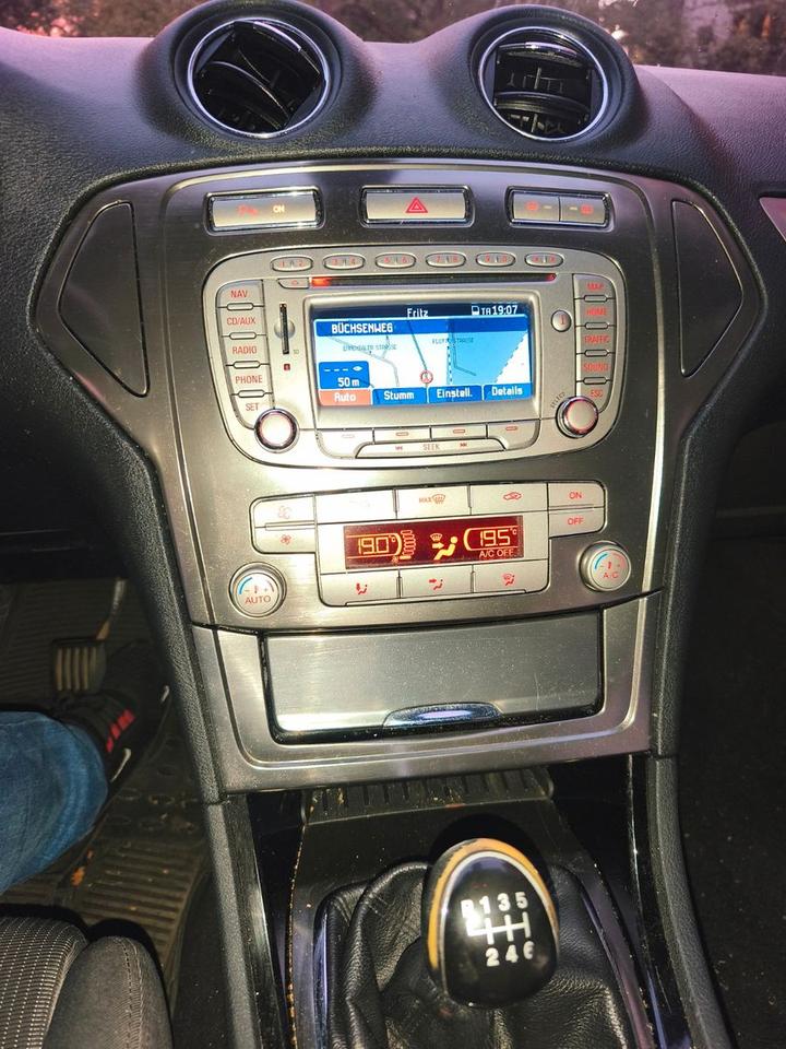 Ford Mondeo 2010 — photo 8