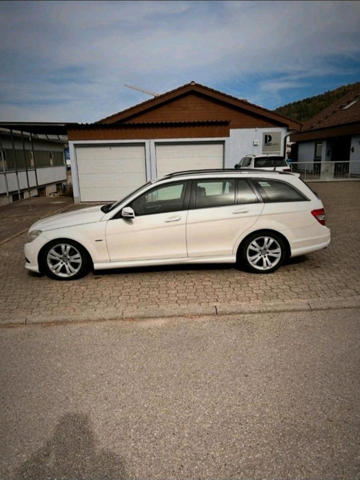 Mercedes Benz C 200 2010 — photo 11