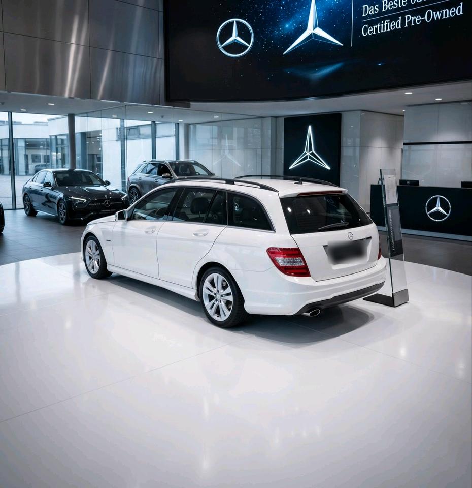 Mercedes Benz C 200 2010 — rear view