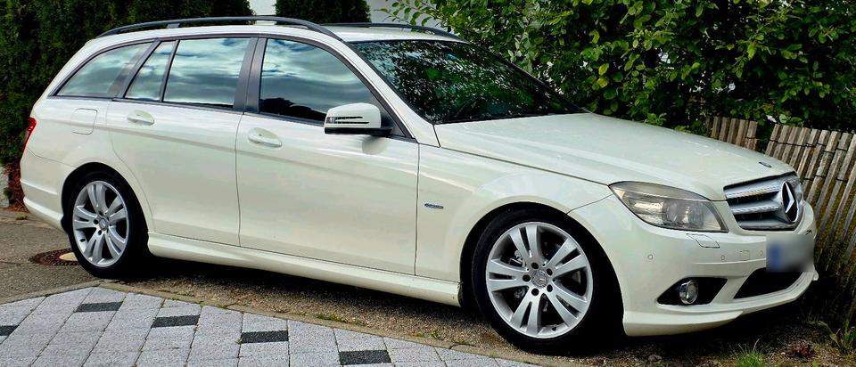 Mercedes Benz C 200 2010 — interior