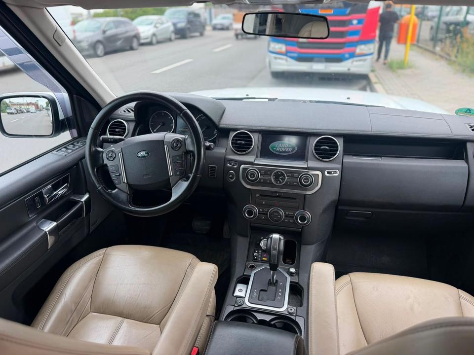 Land Rover Discovery 2011 — photo 14
