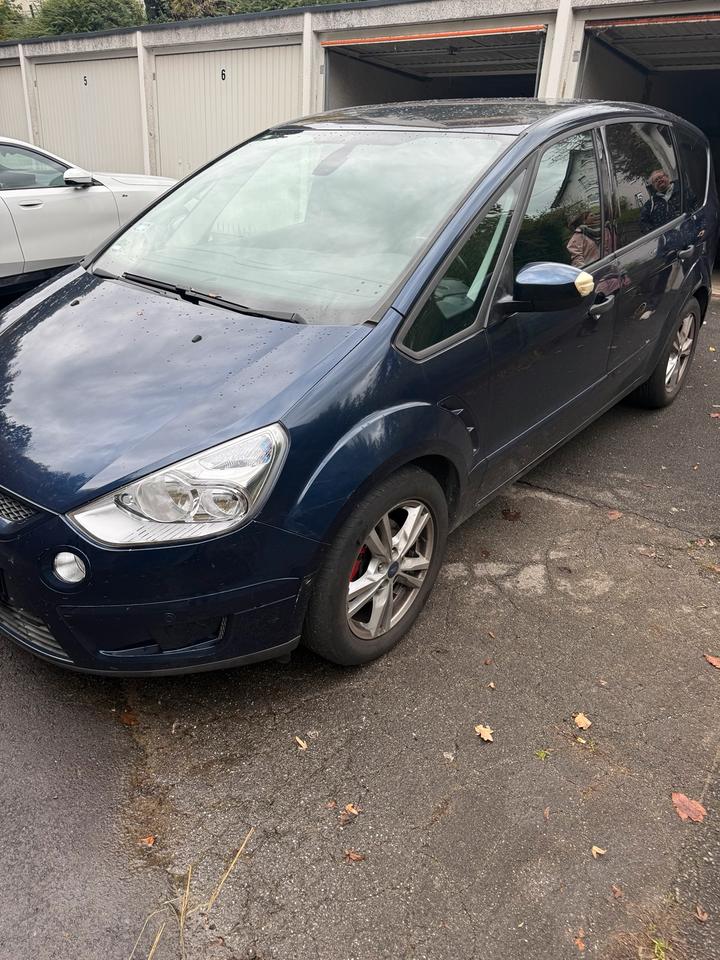 Ford S-Max 2005 — вигляд ззаду